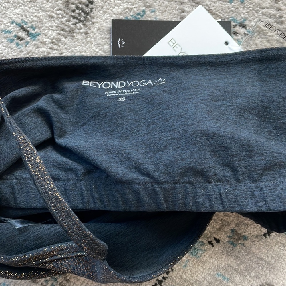 Beyond Yoga softshine wanderlust crop tank - Picture 5 of 6